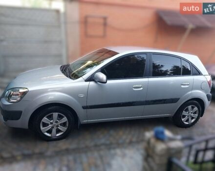 Серый Киа Рио, объемом двигателя 1.4 л и пробегом 33 тыс. км за 5500 $, фото 8 на Automoto.ua