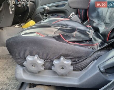 Серый Киа Рио, объемом двигателя 1.4 л и пробегом 300 тыс. км за 4000 $, фото 6 на Automoto.ua