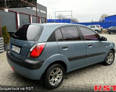 Серый Киа Рио, объемом двигателя 1.4 л и пробегом 17800 тыс. км за 3300 $, фото 4 на Automoto.ua