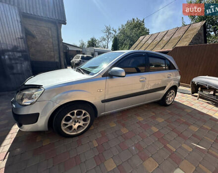 Сірий Кіа Ріо, об'ємом двигуна 1.4 л та пробігом 223 тис. км за 4900 $, фото 4 на Automoto.ua