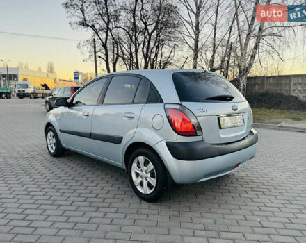 Сірий Кіа Ріо, об'ємом двигуна 1.4 л та пробігом 190 тис. км за 6000 $, фото 5 на Automoto.ua