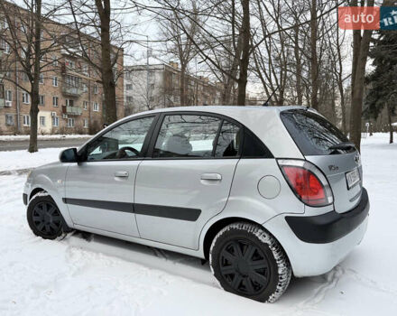 Сірий Кіа Ріо, об'ємом двигуна 1.34 л та пробігом 196 тис. км за 5300 $, фото 12 на Automoto.ua