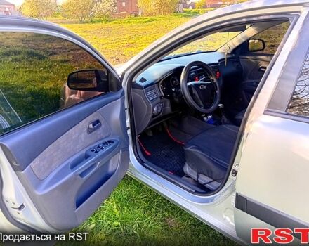 Серый Киа Рио, объемом двигателя 1.4 л и пробегом 220 тыс. км за 3800 $, фото 10 на Automoto.ua