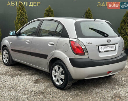 Сірий Кіа Ріо, об'ємом двигуна 1.4 л та пробігом 98 тис. км за 5990 $, фото 9 на Automoto.ua