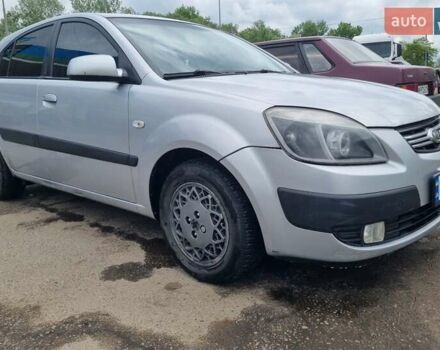 Серый Киа Рио, объемом двигателя 1.4 л и пробегом 270 тыс. км за 4000 $, фото 1 на Automoto.ua