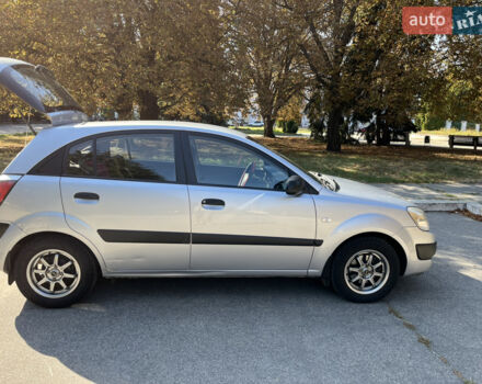 Сірий Кіа Ріо, об'ємом двигуна 1.4 л та пробігом 140 тис. км за 5300 $, фото 11 на Automoto.ua