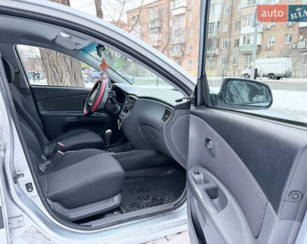 Сірий Кіа Ріо, об'ємом двигуна 1.34 л та пробігом 196 тис. км за 5300 $, фото 14 на Automoto.ua