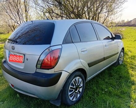 Серый Киа Рио, объемом двигателя 1.4 л и пробегом 225 тыс. км за 3800 $, фото 4 на Automoto.ua