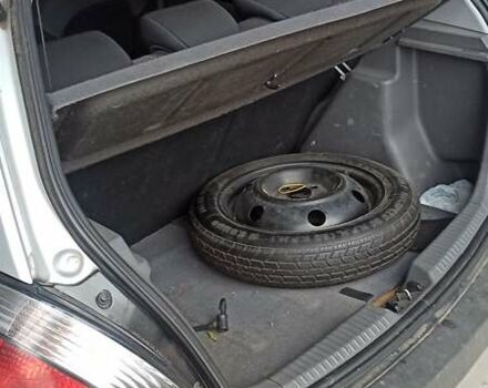 Серый Киа Рио, объемом двигателя 1.4 л и пробегом 220 тыс. км за 4200 $, фото 6 на Automoto.ua