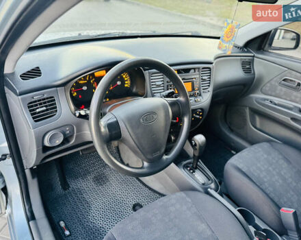 Серый Киа Рио, объемом двигателя 1.4 л и пробегом 190 тыс. км за 6200 $, фото 11 на Automoto.ua