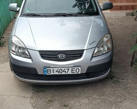 Серый Киа Рио, объемом двигателя 1.4 л и пробегом 181 тыс. км за 3200 $, фото 4 на Automoto.ua