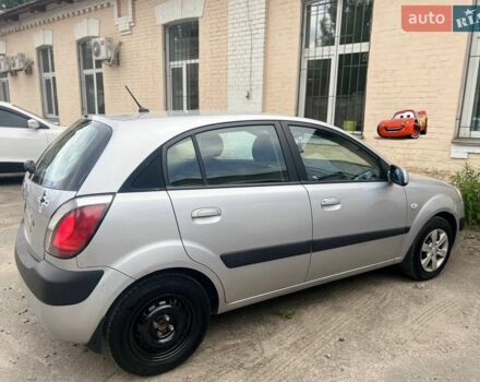Серый Киа Рио, объемом двигателя 1.4 л и пробегом 155 тыс. км за 3800 $, фото 2 на Automoto.ua