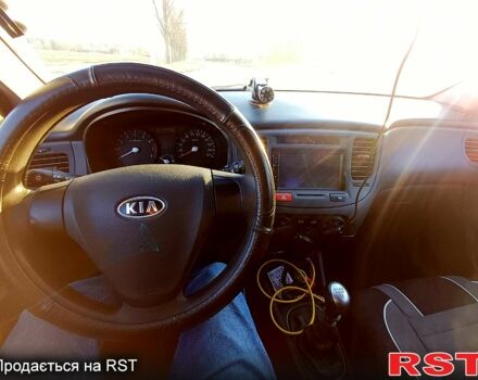 Сірий Кіа Ріо, об'ємом двигуна 1.4 л та пробігом 357 тис. км за 3800 $, фото 6 на Automoto.ua