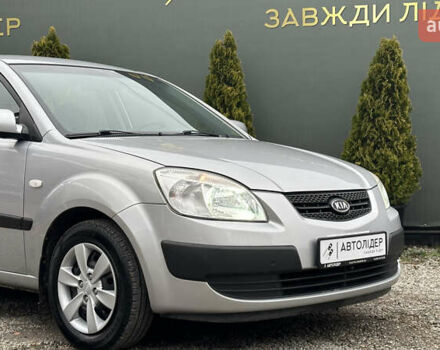 Сірий Кіа Ріо, об'ємом двигуна 1.4 л та пробігом 98 тис. км за 5990 $, фото 5 на Automoto.ua