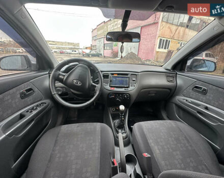 Серый Киа Рио, объемом двигателя 1.4 л и пробегом 223 тыс. км за 4700 $, фото 32 на Automoto.ua