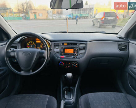 Серый Киа Рио, объемом двигателя 1.4 л и пробегом 190 тыс. км за 6200 $, фото 14 на Automoto.ua