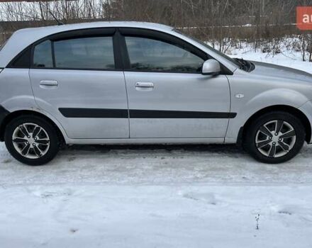 Серый Киа Рио, объемом двигателя 1.4 л и пробегом 271 тыс. км за 4500 $, фото 5 на Automoto.ua