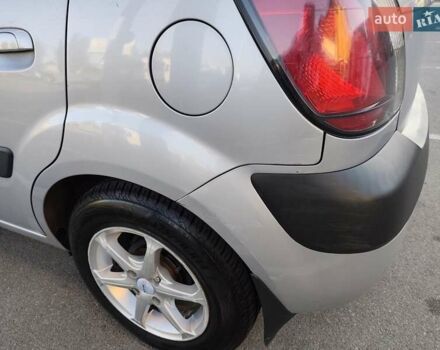 Сірий Кіа Ріо, об'ємом двигуна 1.4 л та пробігом 140 тис. км за 6400 $, фото 7 на Automoto.ua