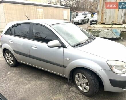 Серый Киа Рио, объемом двигателя 1.4 л и пробегом 95 тыс. км за 7000 $, фото 4 на Automoto.ua