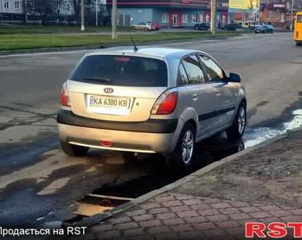 Серый Киа Рио, объемом двигателя 1.4 л и пробегом 30000 тыс. км за 4000 $, фото 1 на Automoto.ua