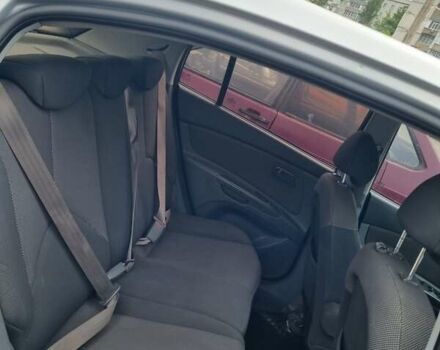 Серый Киа Рио, объемом двигателя 1.4 л и пробегом 270 тыс. км за 4000 $, фото 5 на Automoto.ua