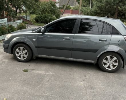 Сірий Кіа Ріо, об'ємом двигуна 1.4 л та пробігом 255 тис. км за 3897 $, фото 2 на Automoto.ua