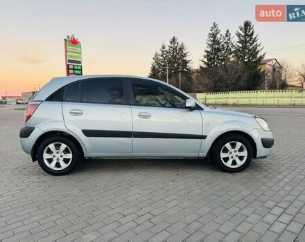 Сірий Кіа Ріо, об'ємом двигуна 1.4 л та пробігом 190 тис. км за 6000 $, фото 2 на Automoto.ua