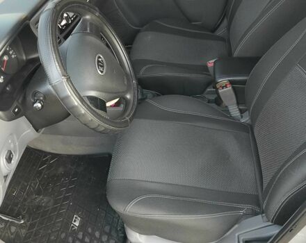 Сірий Кіа Ріо, об'ємом двигуна 1.4 л та пробігом 227 тис. км за 4000 $, фото 11 на Automoto.ua