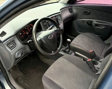 Серый Киа Рио, объемом двигателя 1.4 л и пробегом 17800 тыс. км за 3300 $, фото 8 на Automoto.ua