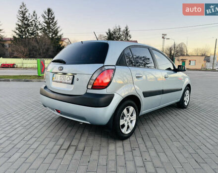 Сірий Кіа Ріо, об'ємом двигуна 1.4 л та пробігом 190 тис. км за 6000 $, фото 3 на Automoto.ua