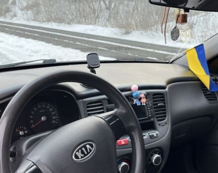 Серый Киа Рио, объемом двигателя 1.4 л и пробегом 271 тыс. км за 4500 $, фото 7 на Automoto.ua