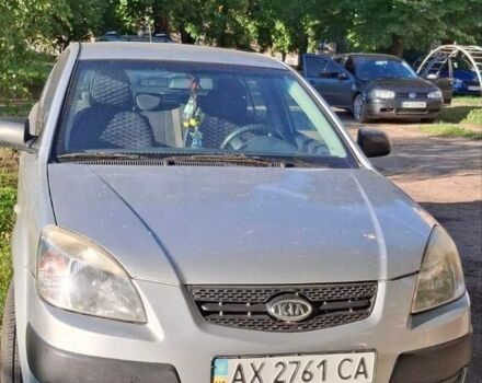 Серый Киа Рио, объемом двигателя 1.4 л и пробегом 240 тыс. км за 5000 $, фото 7 на Automoto.ua