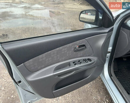 Серый Киа Рио, объемом двигателя 1.4 л и пробегом 223 тыс. км за 4700 $, фото 28 на Automoto.ua