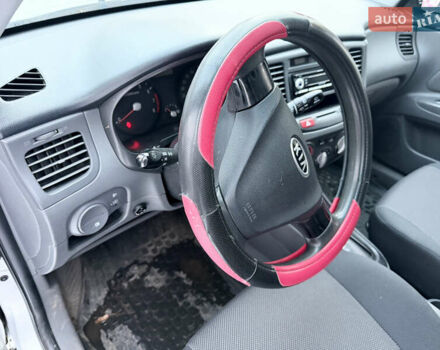 Сірий Кіа Ріо, об'ємом двигуна 1.34 л та пробігом 196 тис. км за 5300 $, фото 15 на Automoto.ua