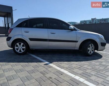 Серый Киа Рио, объемом двигателя 1.4 л и пробегом 177 тыс. км за 4650 $, фото 1 на Automoto.ua
