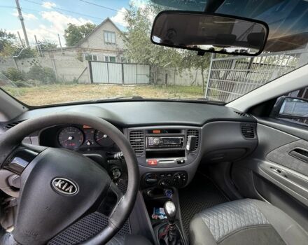 Сірий Кіа Ріо, об'ємом двигуна 1.4 л та пробігом 255 тис. км за 3897 $, фото 6 на Automoto.ua
