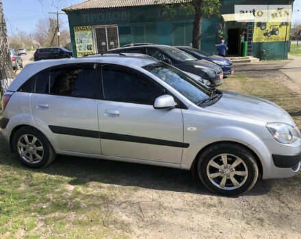 Сірий Кіа Ріо, об'ємом двигуна 1.4 л та пробігом 104 тис. км за 5550 $, фото 1 на Automoto.ua