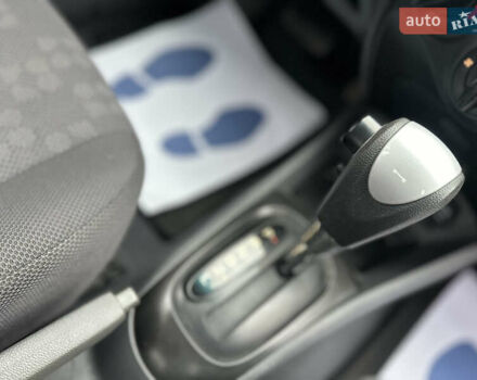 Сірий Кіа Ріо, об'ємом двигуна 1.4 л та пробігом 98 тис. км за 5990 $, фото 18 на Automoto.ua