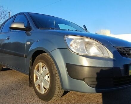 Сірий Кіа Ріо, об'ємом двигуна 1.4 л та пробігом 357 тис. км за 3800 $, фото 1 на Automoto.ua