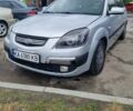 Серый Киа Рио, объемом двигателя 1.4 л и пробегом 270 тыс. км за 4000 $, фото 1 на Automoto.ua