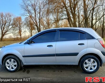 Сірий Кіа Ріо, об'ємом двигуна 1.4 л та пробігом 227 тис. км за 4000 $, фото 11 на Automoto.ua