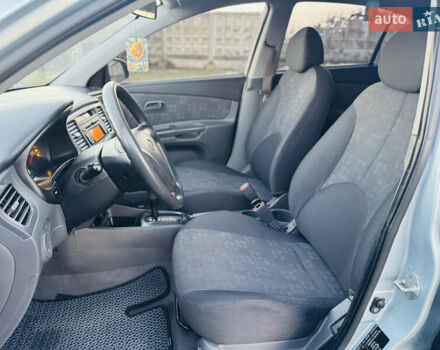 Серый Киа Рио, объемом двигателя 1.4 л и пробегом 190 тыс. км за 6200 $, фото 10 на Automoto.ua