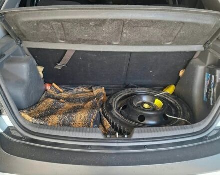 Сірий Кіа Ріо, об'ємом двигуна 1.4 л та пробігом 225 тис. км за 4100 $, фото 5 на Automoto.ua