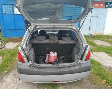 Серый Киа Рио, объемом двигателя 1.4 л и пробегом 570 тыс. км за 3000 $, фото 20 на Automoto.ua