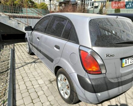 Серый Киа Рио, объемом двигателя 1.4 л и пробегом 255 тыс. км за 4700 $, фото 3 на Automoto.ua