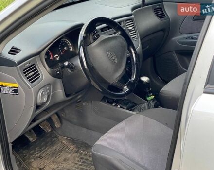 Серый Киа Рио, объемом двигателя 1.4 л и пробегом 188 тыс. км за 4600 $, фото 7 на Automoto.ua