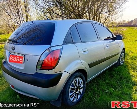 Серый Киа Рио, объемом двигателя 1.4 л и пробегом 220 тыс. км за 3800 $, фото 5 на Automoto.ua