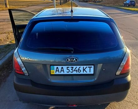 Сірий Кіа Ріо, об'ємом двигуна 1.4 л та пробігом 357 тис. км за 3800 $, фото 2 на Automoto.ua