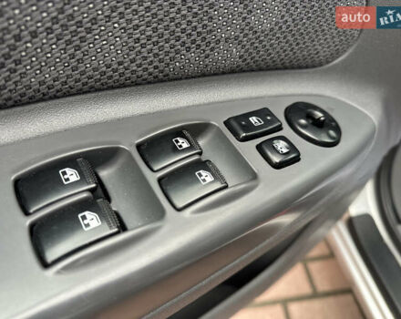 Сірий Кіа Ріо, об'ємом двигуна 1.4 л та пробігом 98 тис. км за 5990 $, фото 16 на Automoto.ua