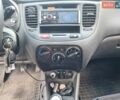 Серый Киа Рио, объемом двигателя 1.4 л и пробегом 300 тыс. км за 4000 $, фото 5 на Automoto.ua